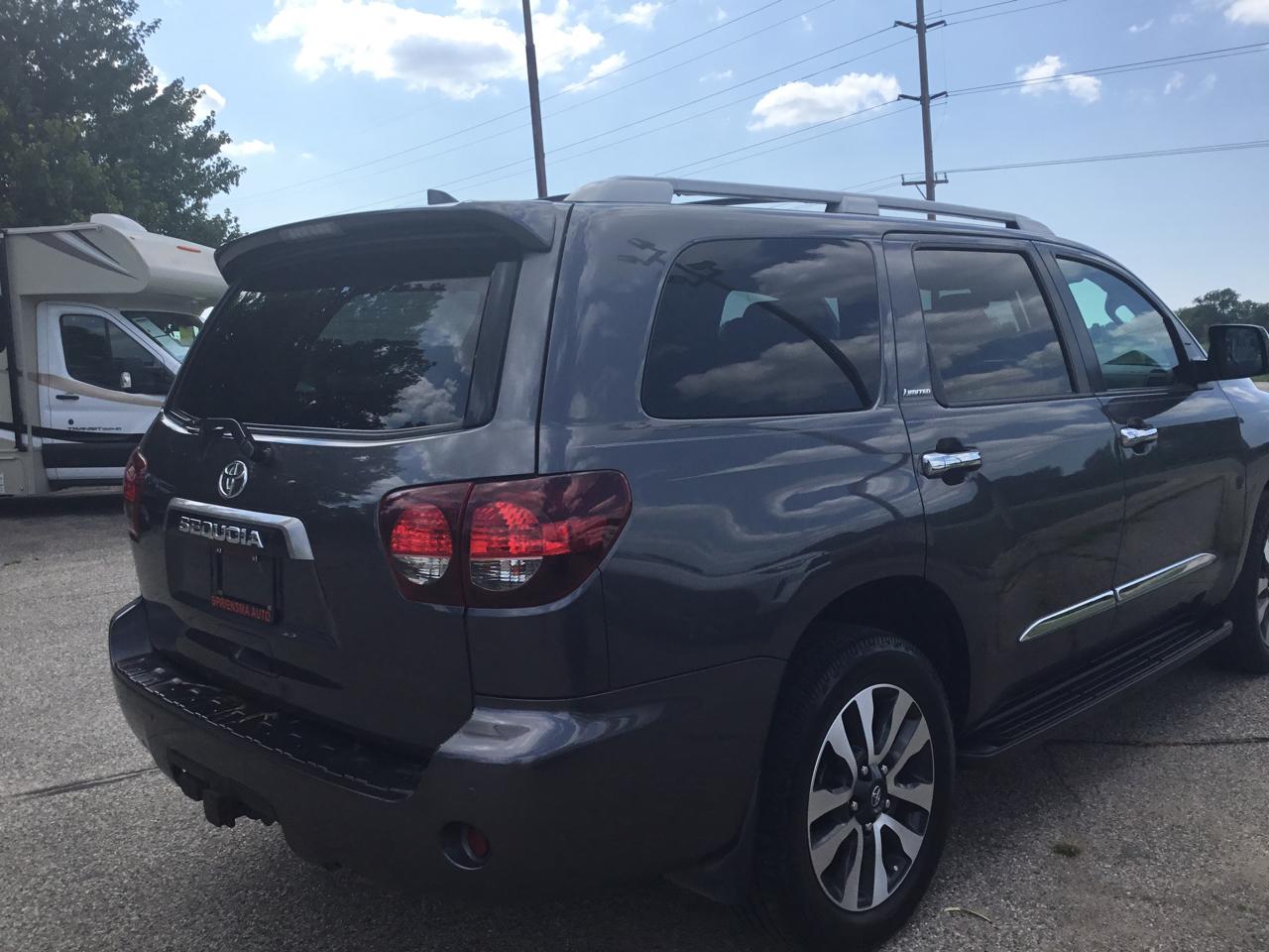 Toyota Sequoia Limited 4WD (Natl) 2021