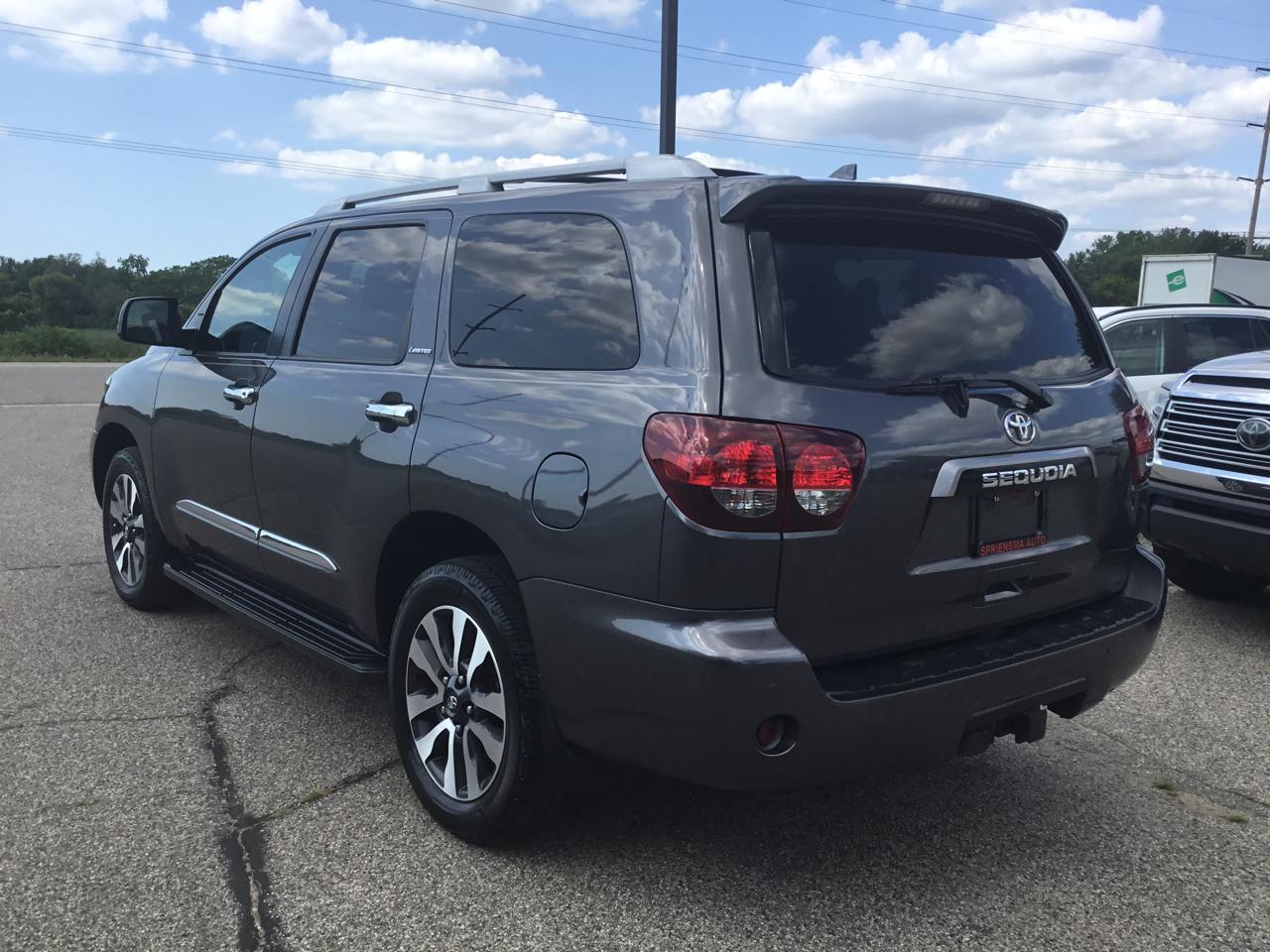 Toyota Sequoia Limited 4WD (Natl) 2021