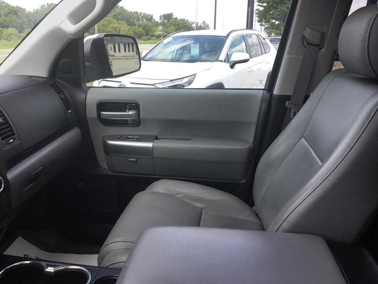 Toyota Sequoia Limited 4WD (Natl) 2021