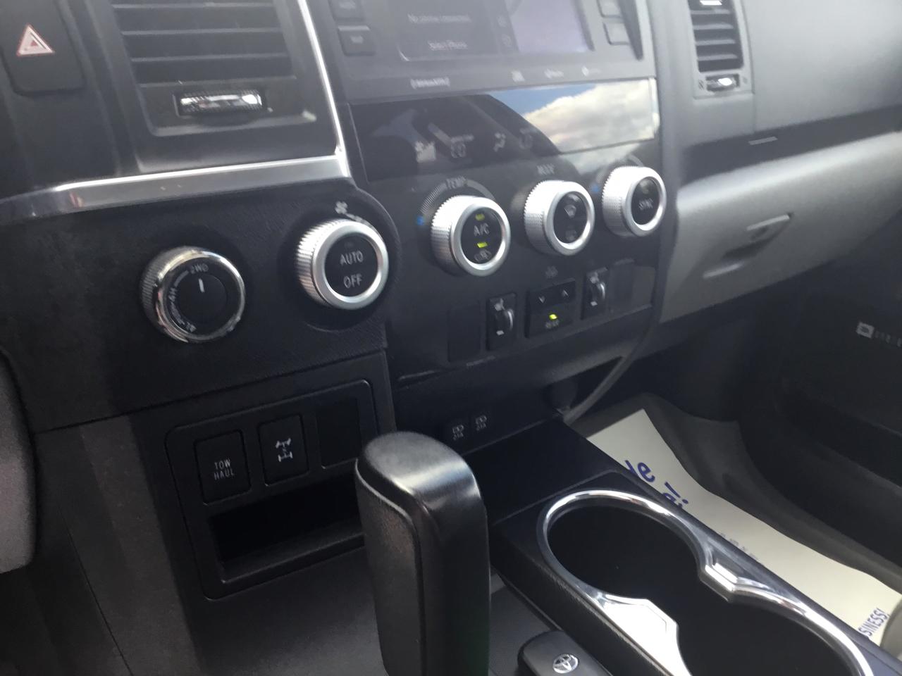 Toyota Sequoia Limited 4WD (Natl) 2021