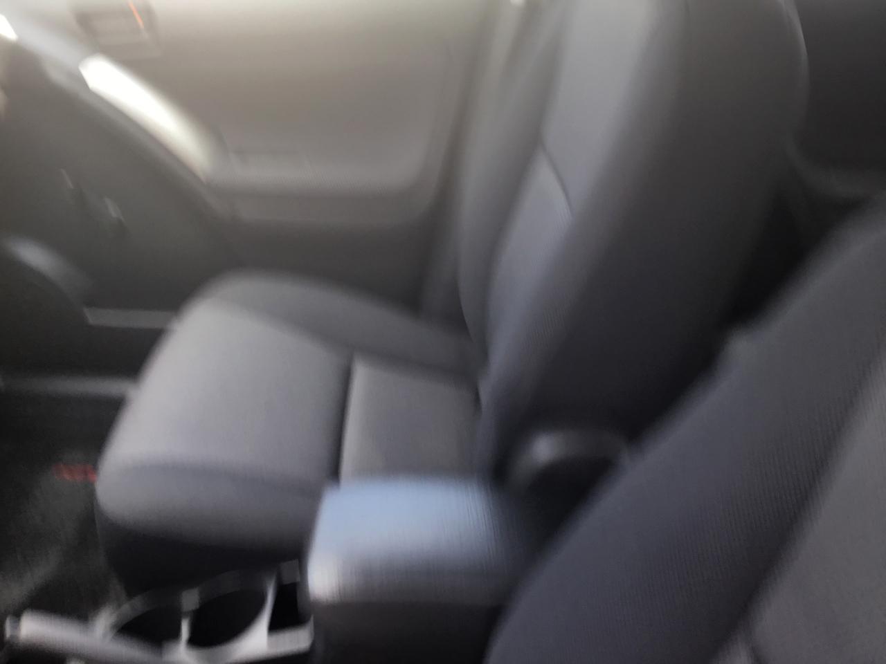 Pontiac Vibe 4dr HB FWD 2006