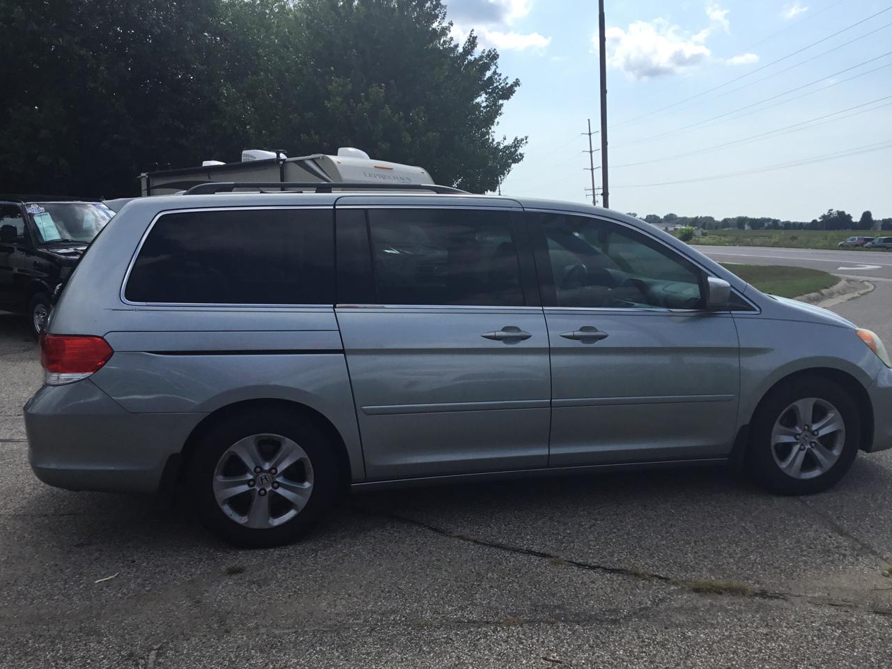 Honda Odyssey 5dr Touring w/RES & Navi 2010