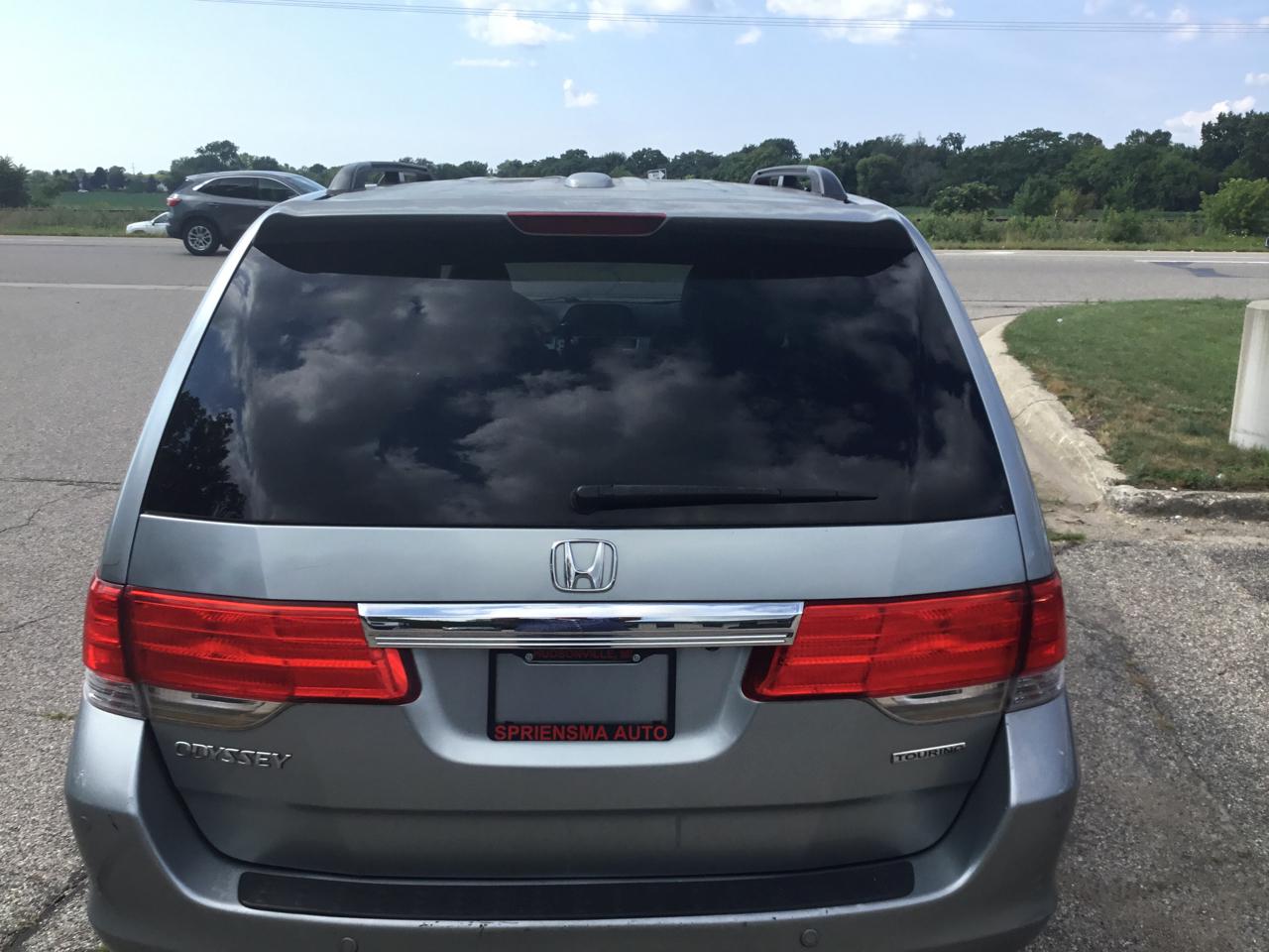 Honda Odyssey 5dr Touring w/RES & Navi 2010
