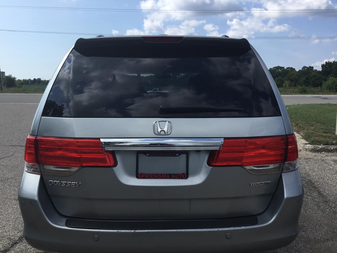 Honda Odyssey 5dr Touring w/RES & Navi 2010