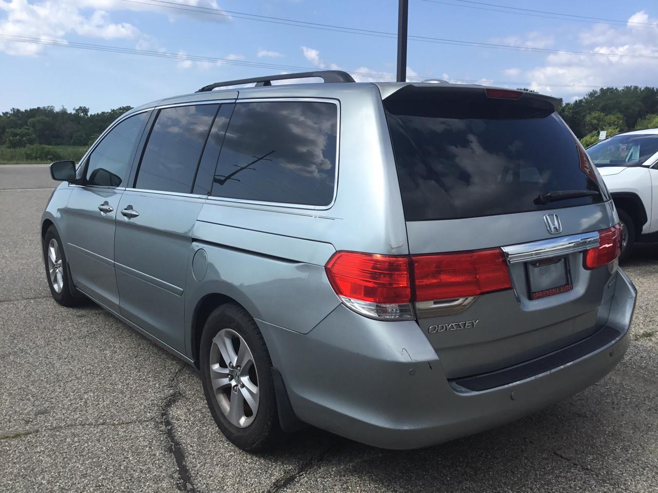 Honda Odyssey 5dr Touring w/RES & Navi 2010