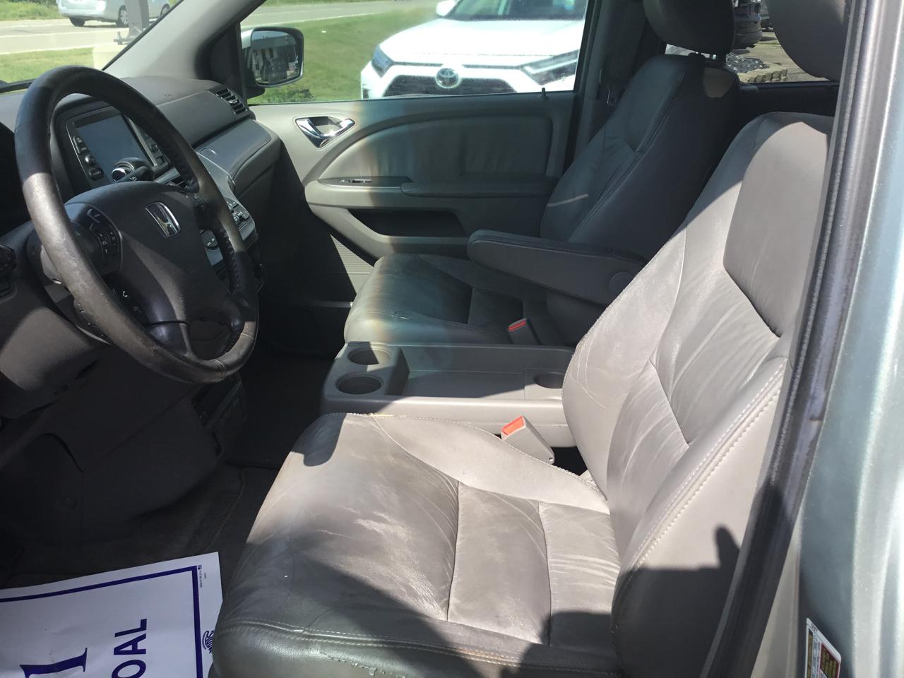 Honda Odyssey 5dr Touring w/RES & Navi 2010