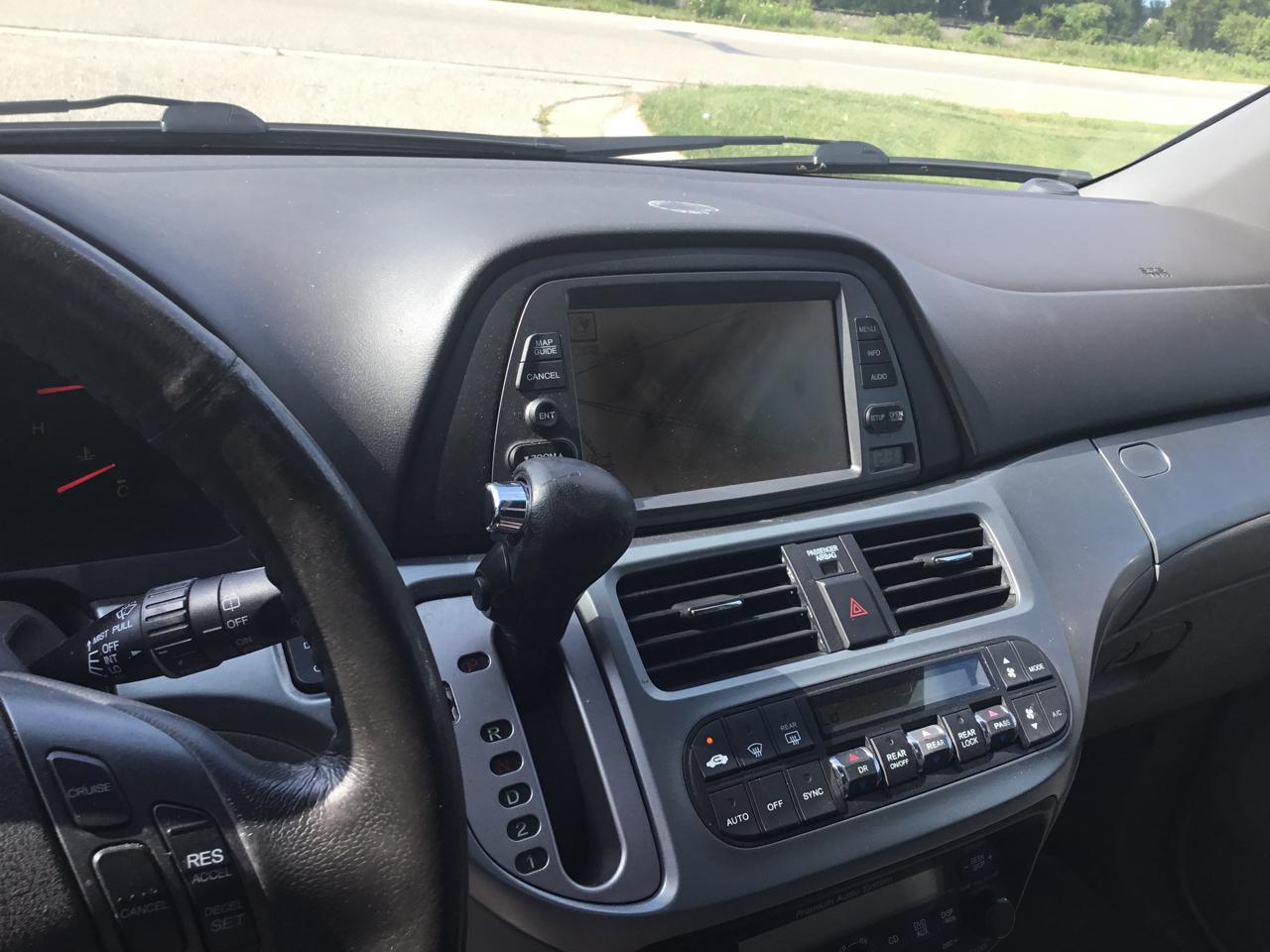 Honda Odyssey 5dr Touring w/RES & Navi 2010