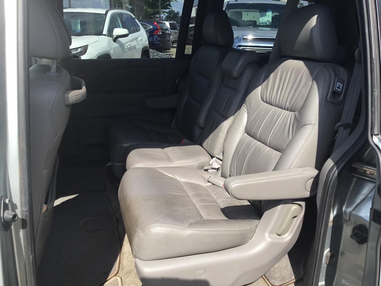 Honda Odyssey 5dr Touring w/RES & Navi 2010