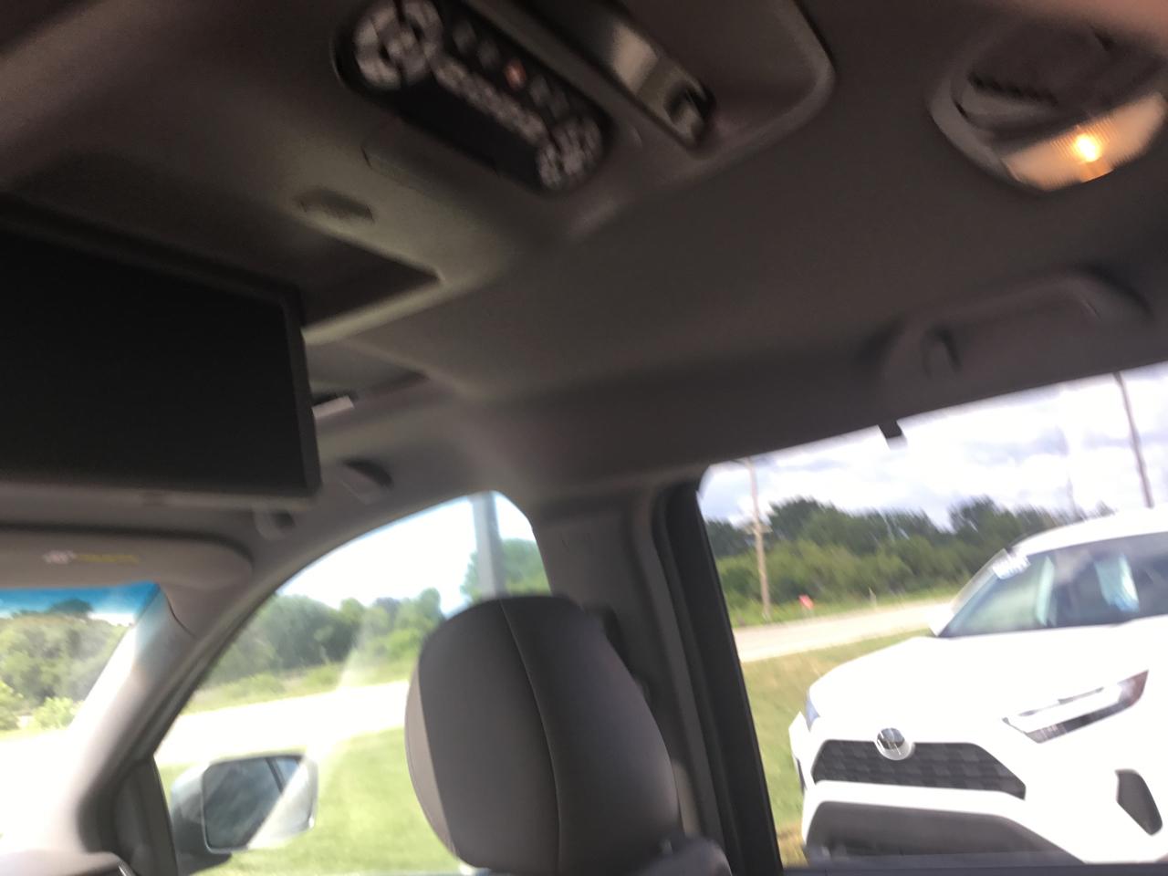 Honda Odyssey 5dr Touring w/RES & Navi 2010