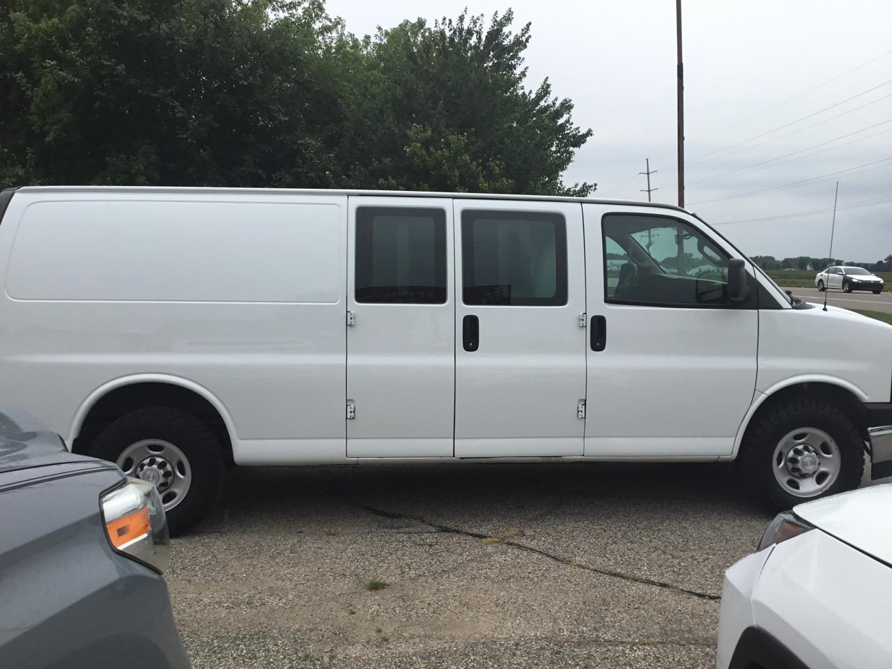 Chevrolet Express Cargo Van RWD 2500 155" 2019
