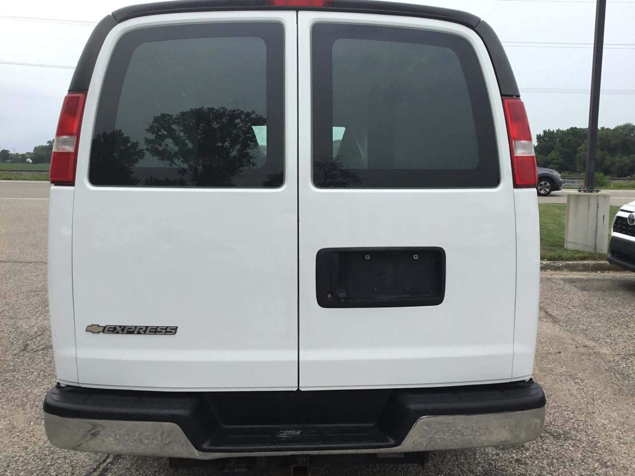 Chevrolet Express Cargo Van RWD 2500 155" 2019