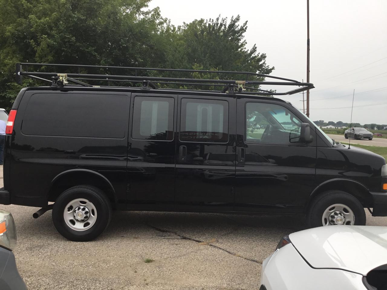 Chevrolet Express Cargo Van RWD 2500 135" 2023