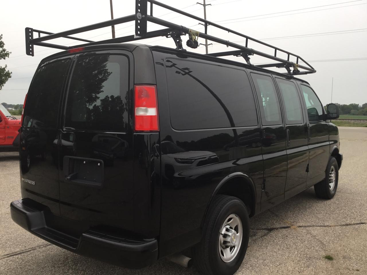 Chevrolet Express Cargo Van RWD 2500 135" 2023