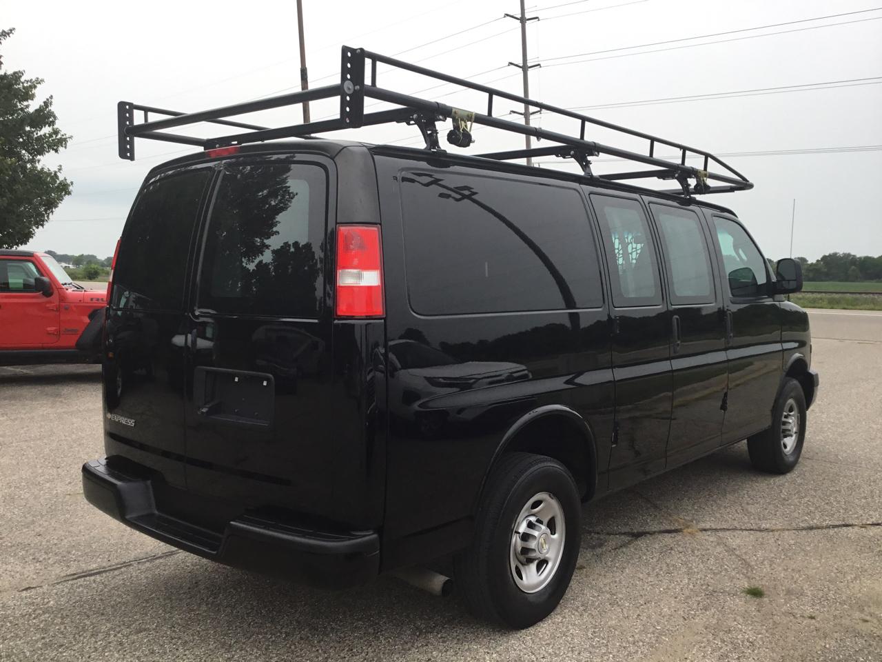 Chevrolet Express Cargo Van RWD 2500 135" 2023