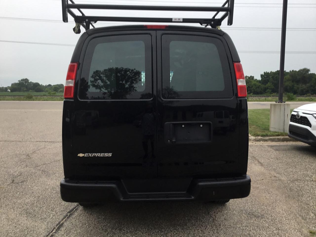 Chevrolet Express Cargo Van RWD 2500 135" 2023