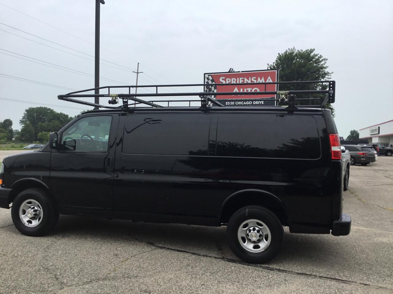 Chevrolet Express Cargo Van RWD 2500 135" 2023