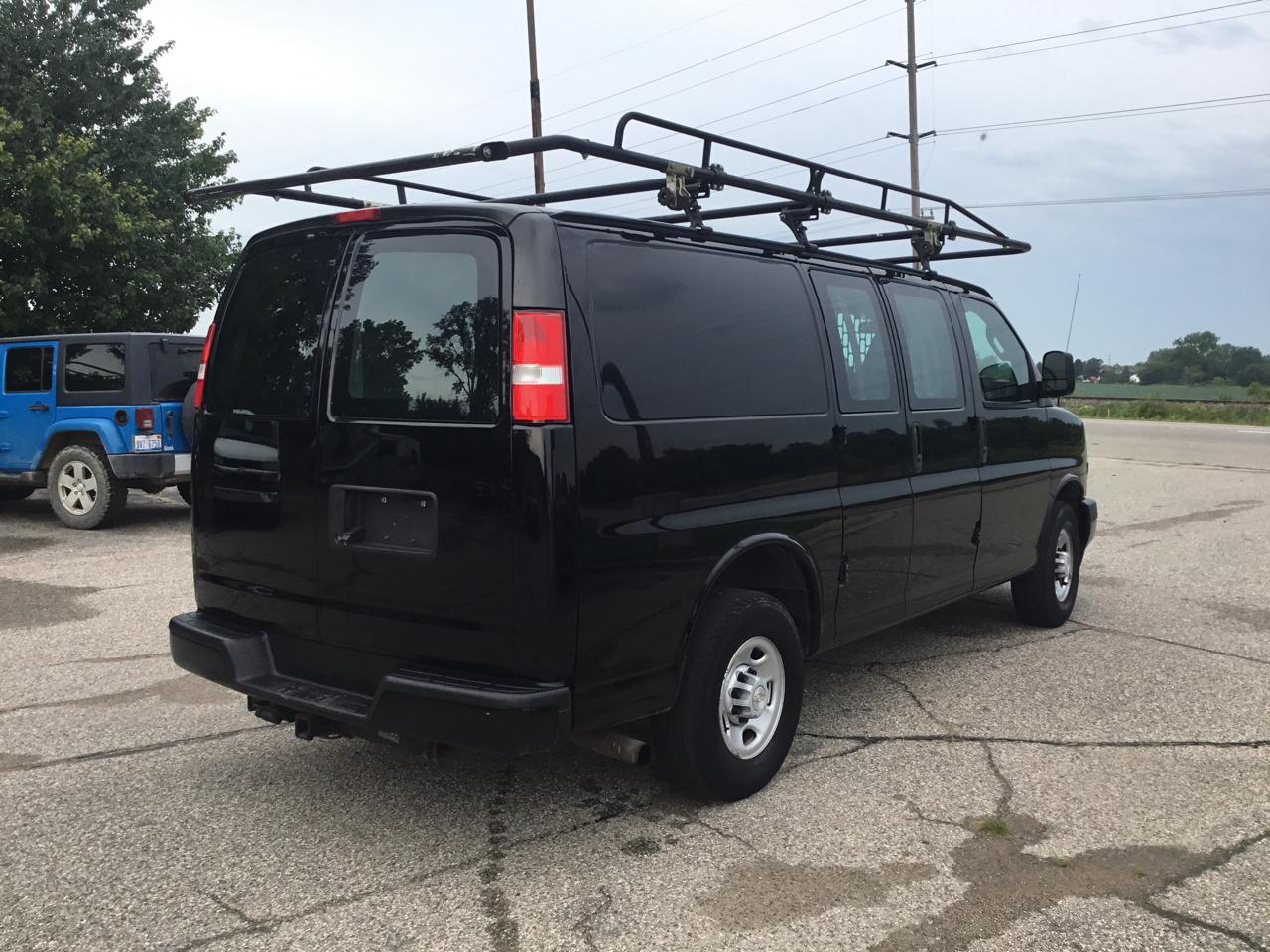 Chevrolet Express Cargo Van RWD 2500 135" 2020