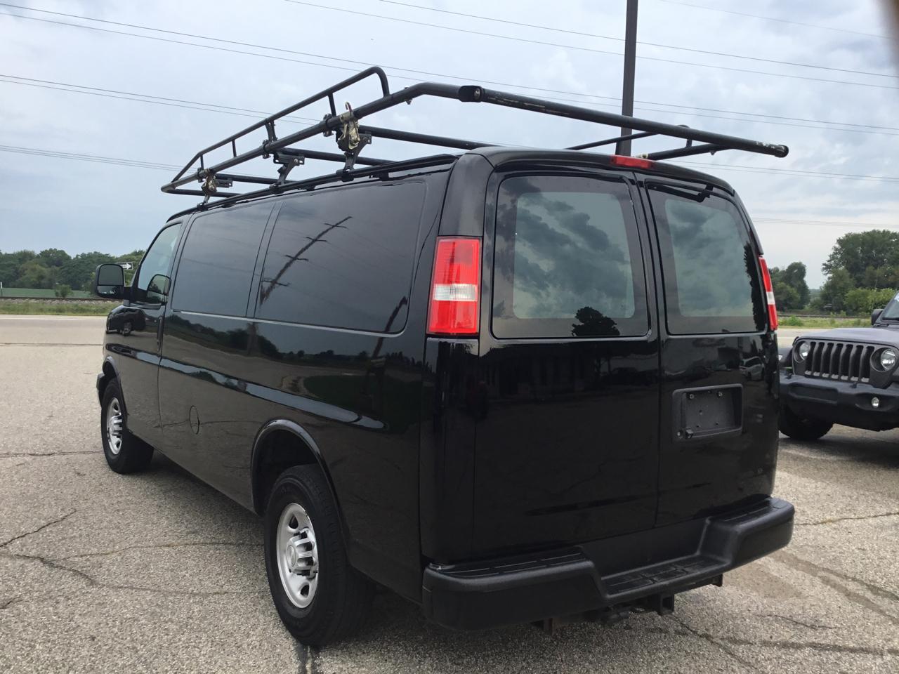 Chevrolet Express Cargo Van RWD 2500 135" 2020