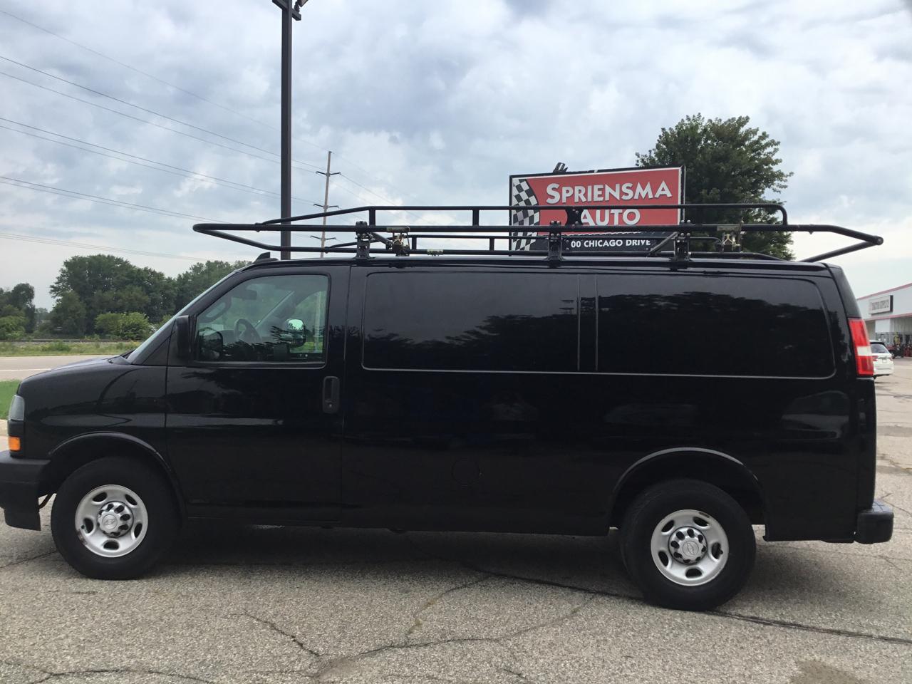 Chevrolet Express Cargo Van RWD 2500 135" 2020