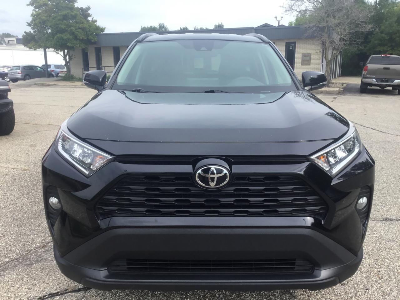 Toyota RAV4 XLE AWD (Natl) 2021