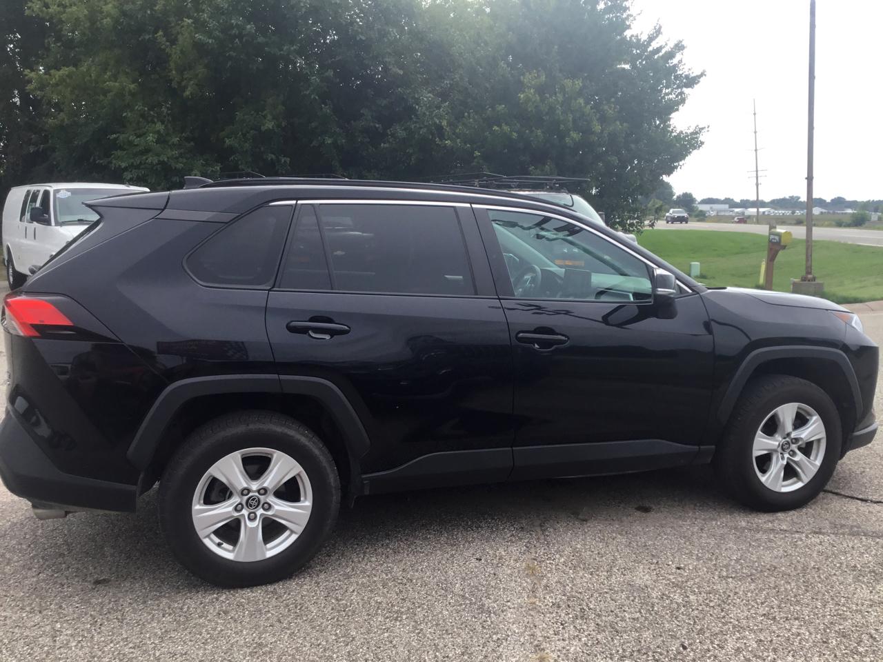 Toyota RAV4 XLE AWD (Natl) 2021