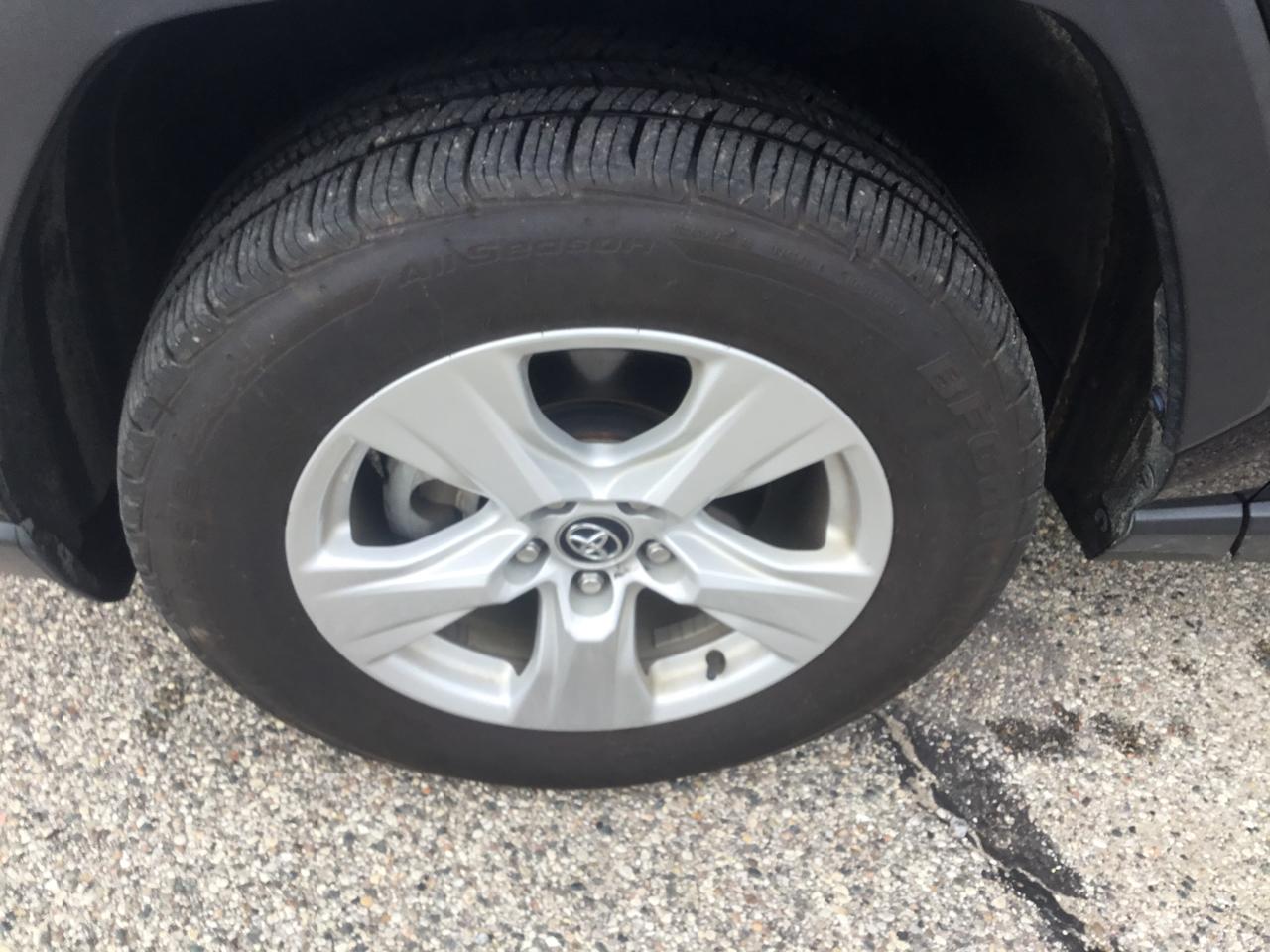 Toyota RAV4 XLE AWD (Natl) 2021