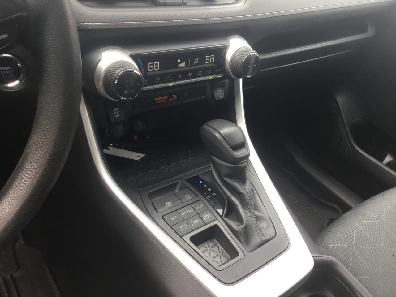 Toyota RAV4 XLE AWD (Natl) 2021