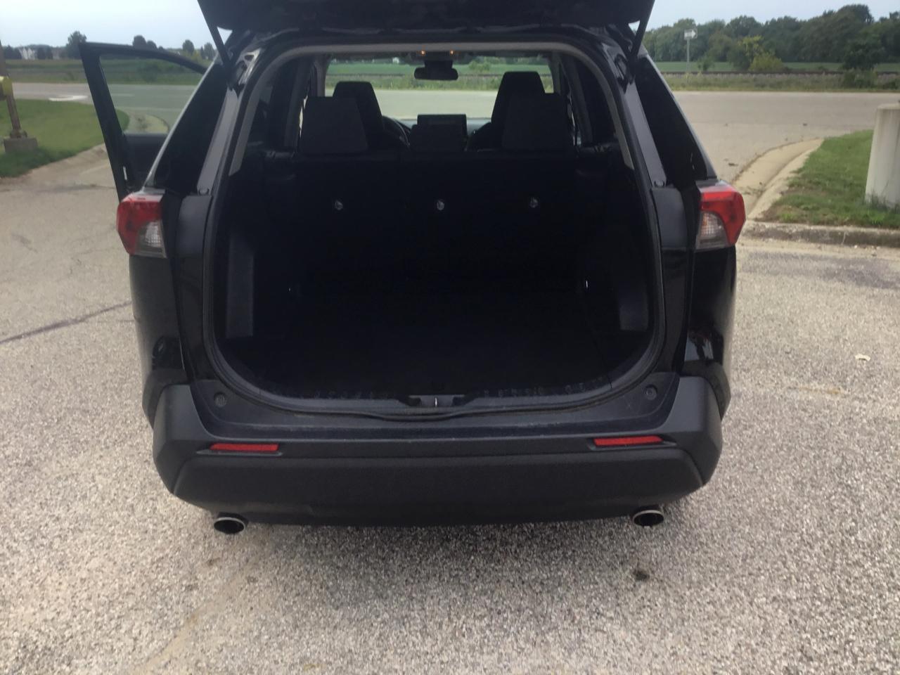 Toyota RAV4 XLE AWD (Natl) 2021
