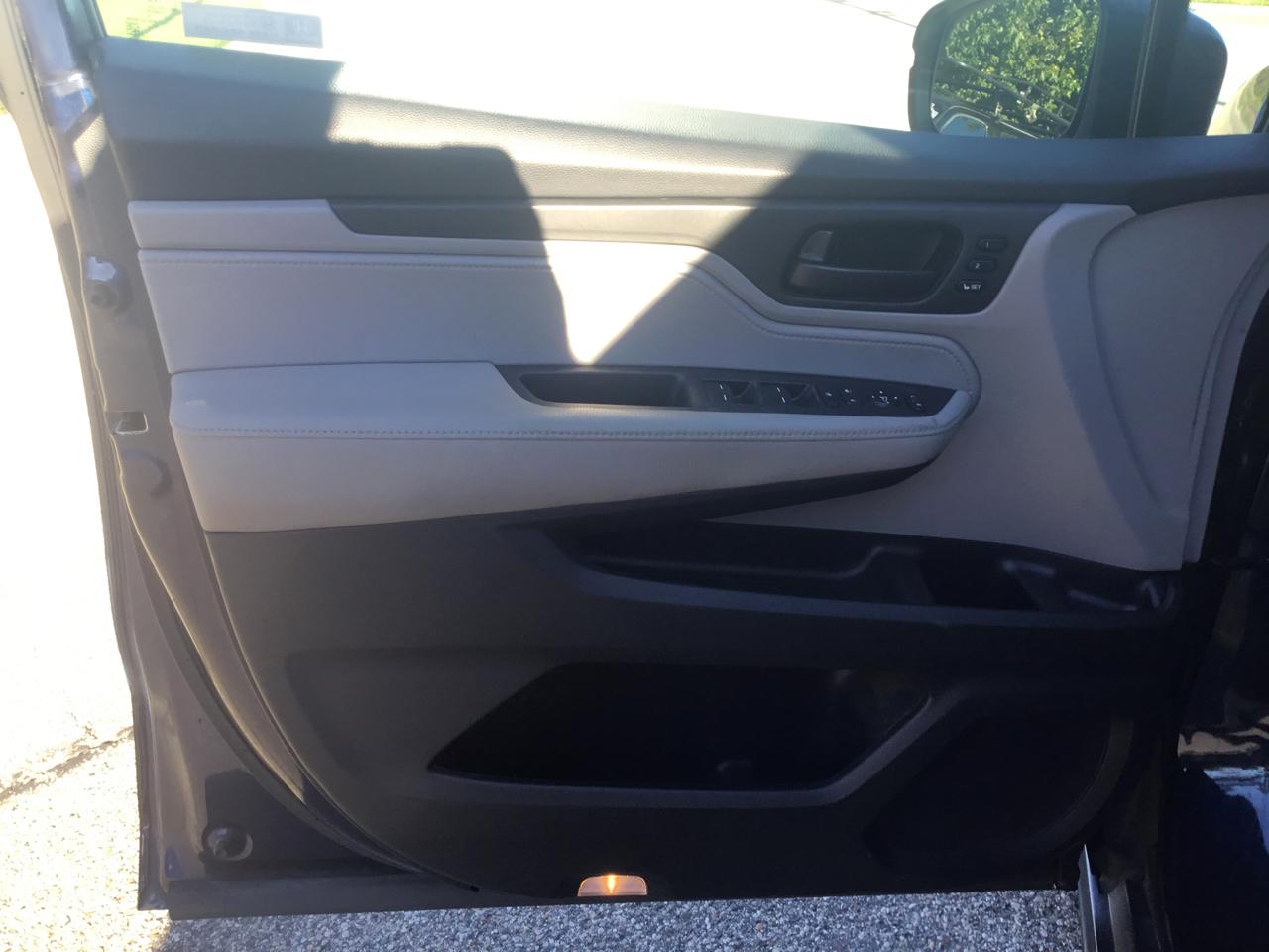 2023 Honda Odyssey EX-L - Photo 14