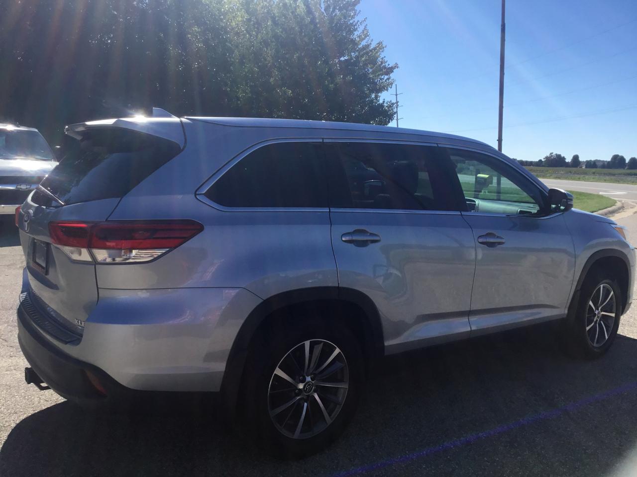 Toyota Highlander XLE V6 AWD (Natl) 2019