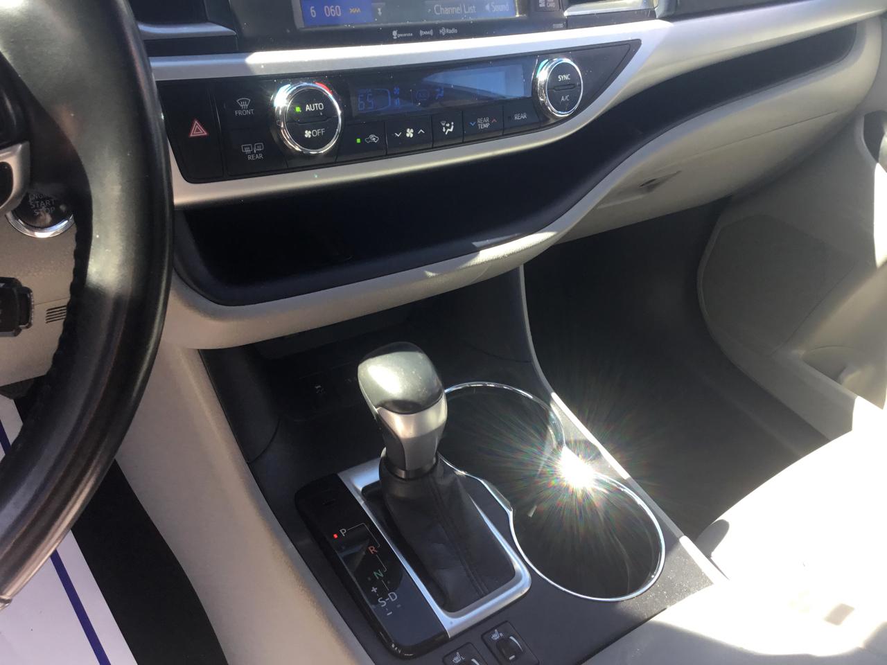 Toyota Highlander XLE V6 AWD (Natl) 2019