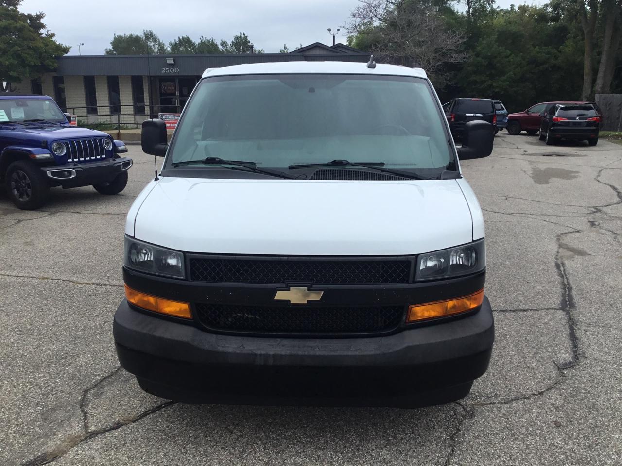 Chevrolet Express Cargo Van RWD 2500 135" 2021