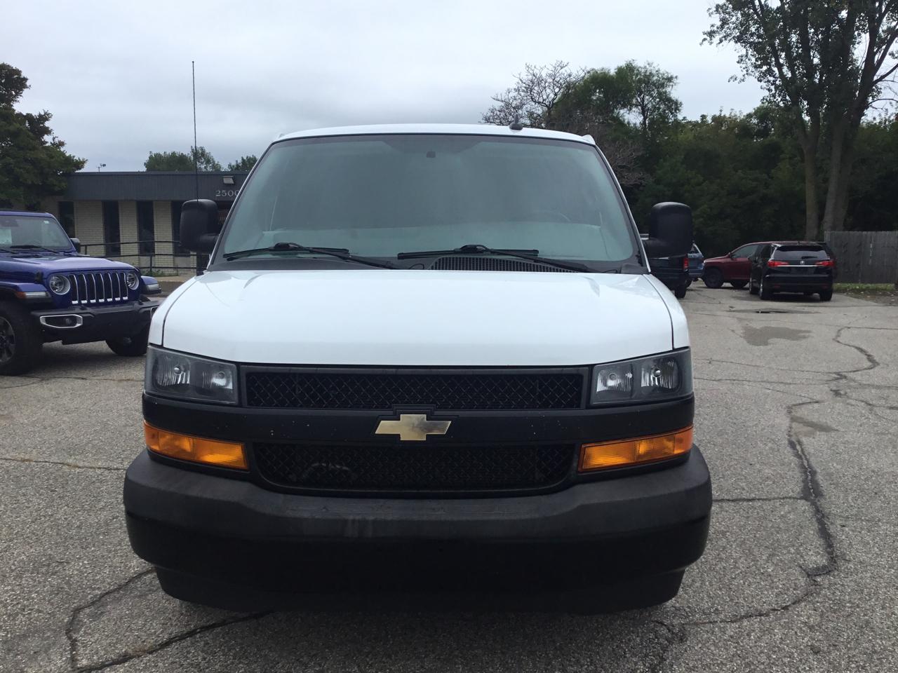 Chevrolet Express Cargo Van RWD 2500 135" 2021