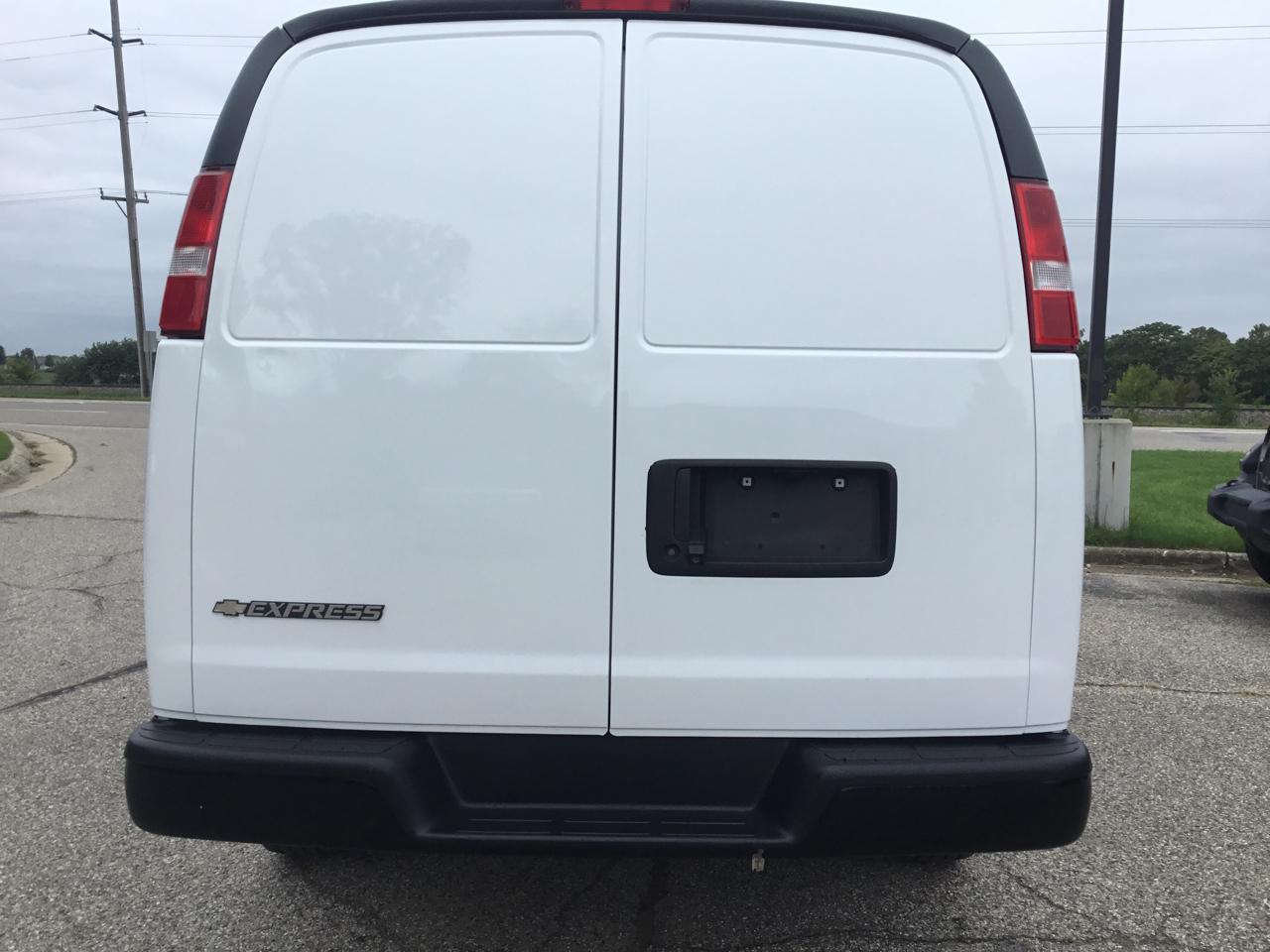 Chevrolet Express Cargo Van RWD 2500 135" 2021