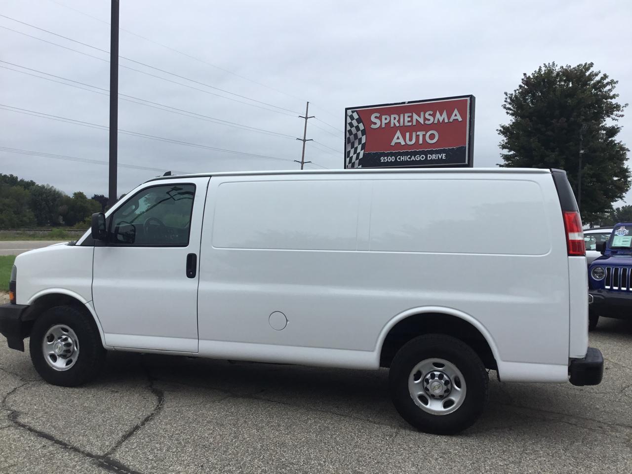 Chevrolet Express Cargo Van RWD 2500 135" 2021