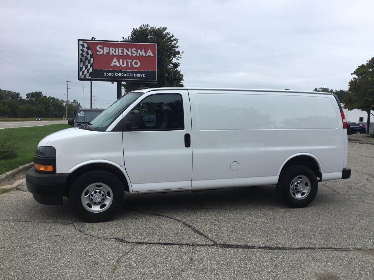Chevrolet Express Cargo Van RWD 2500 135" 2021