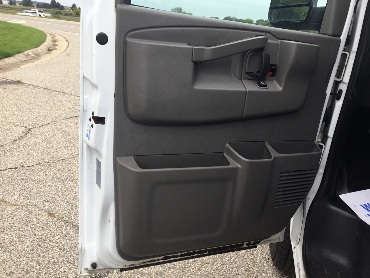 Chevrolet Express Cargo Van RWD 2500 135" 2021