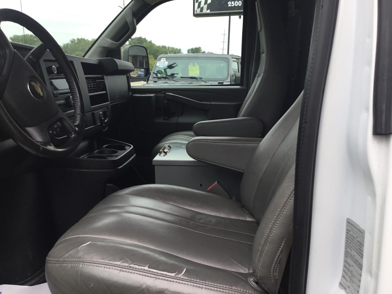 Chevrolet Express Cargo Van RWD 2500 135" 2021