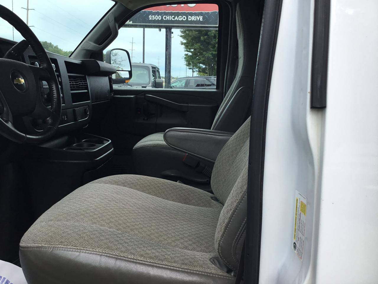 Chevrolet Express Commercial Cutaway 3500 Van 139" 2020