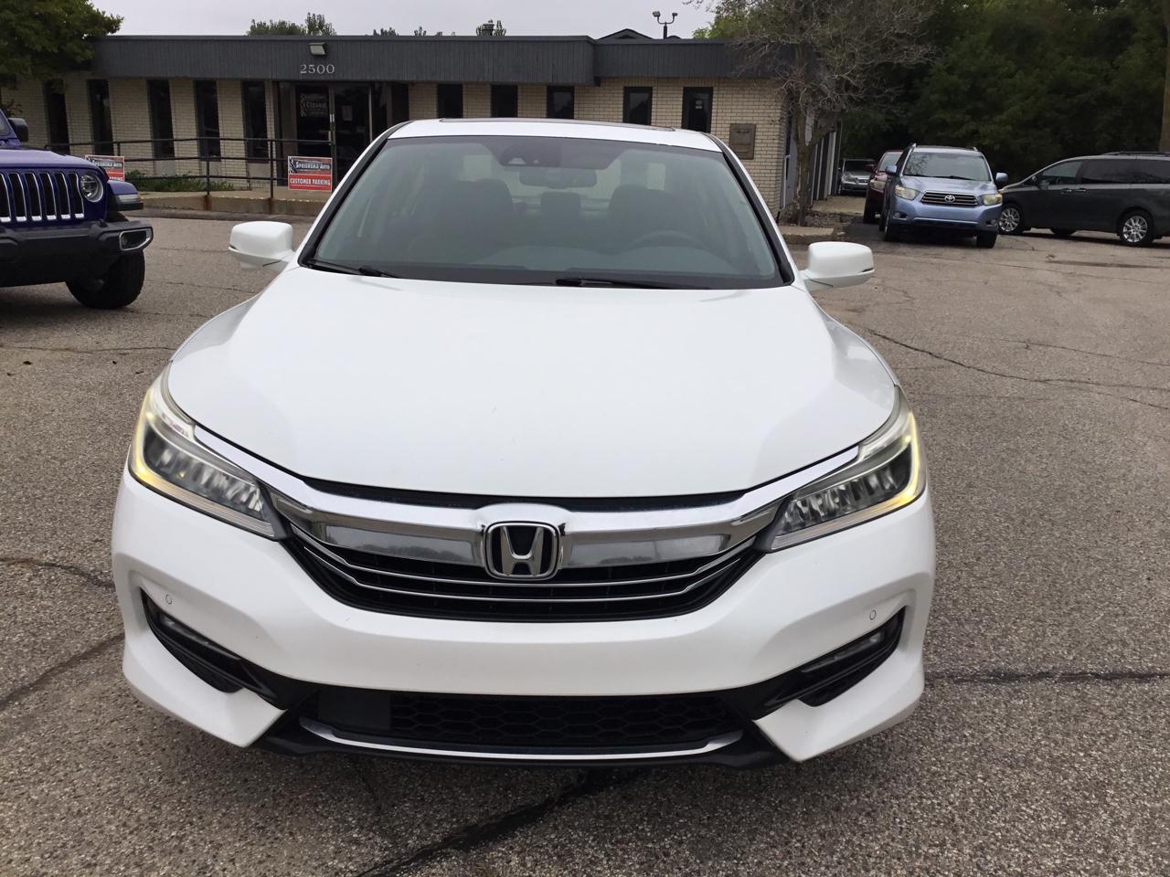 Honda Accord Hybrid Touring Sedan 2017