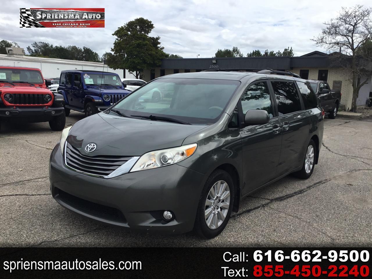 Toyota Sienna 5dr 7-Pass Van V6 XLE AWD (Natl) 2013
