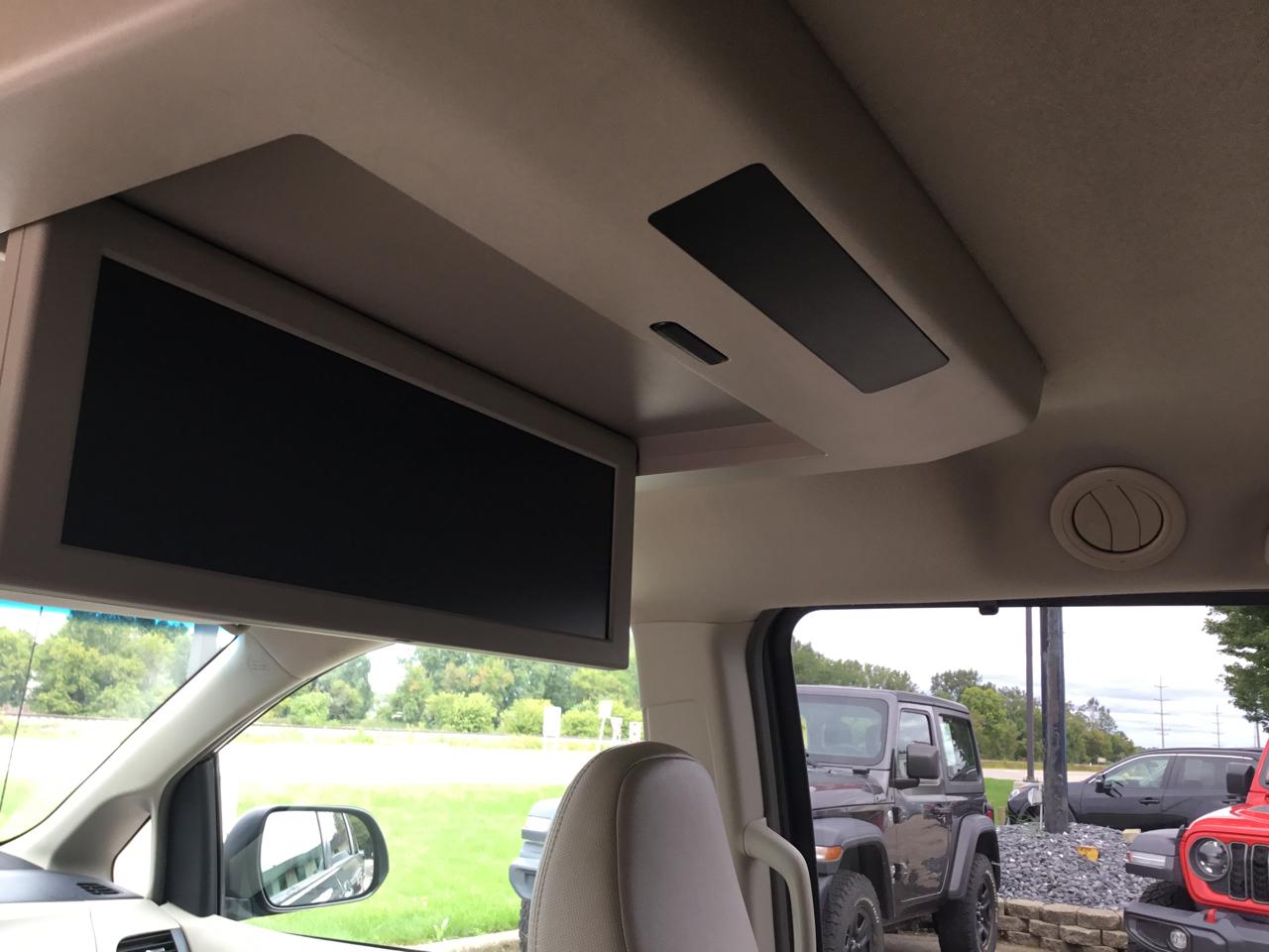 Toyota Sienna 5dr 7-Pass Van V6 XLE AWD (Natl) 2013