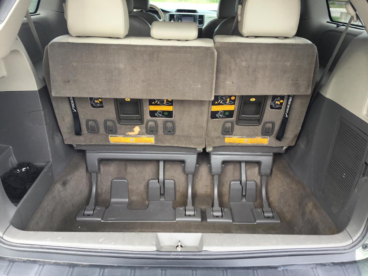Toyota Sienna 5dr 7-Pass Van V6 XLE AWD (Natl) 2013