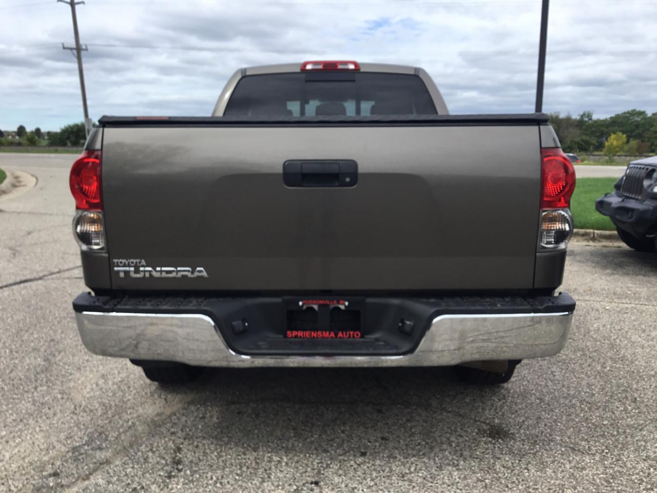 Toyota Tundra 2WD Double 145.7" 4.7L V8 SR5 (Natl 2007