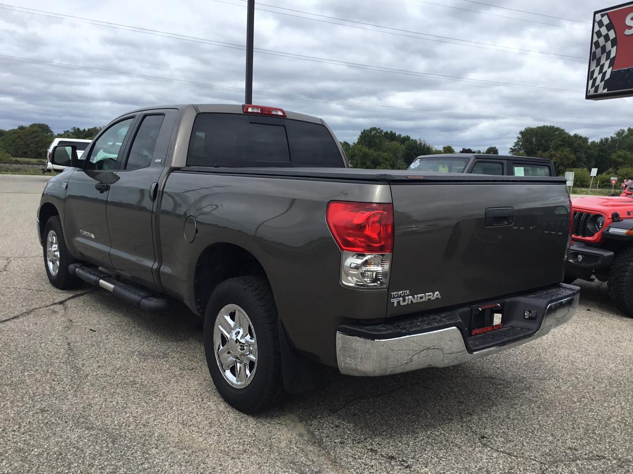 Toyota Tundra 2WD Double 145.7" 4.7L V8 SR5 (Natl 2007