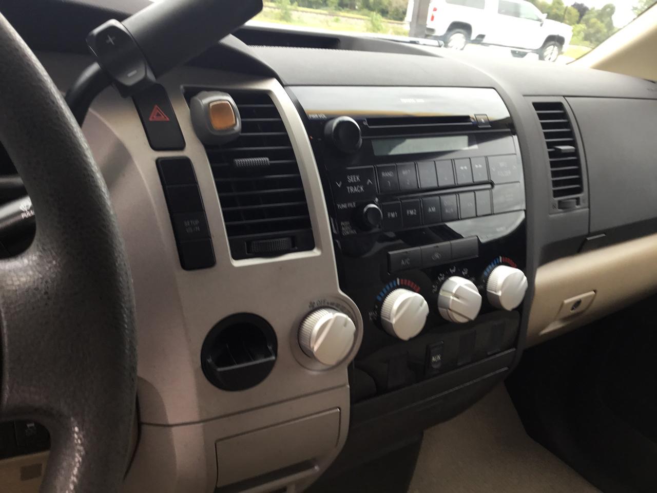 Toyota Tundra 2WD Double 145.7" 4.7L V8 SR5 (Natl 2007