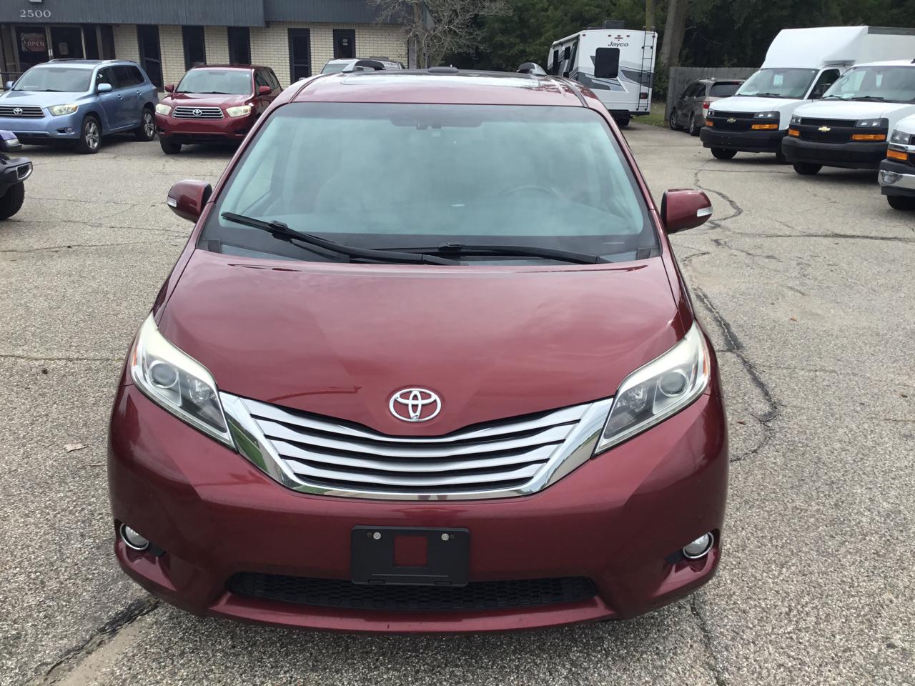 Toyota Sienna 5dr 7-Pass Van XLE Premium AWD (Natl) 2015