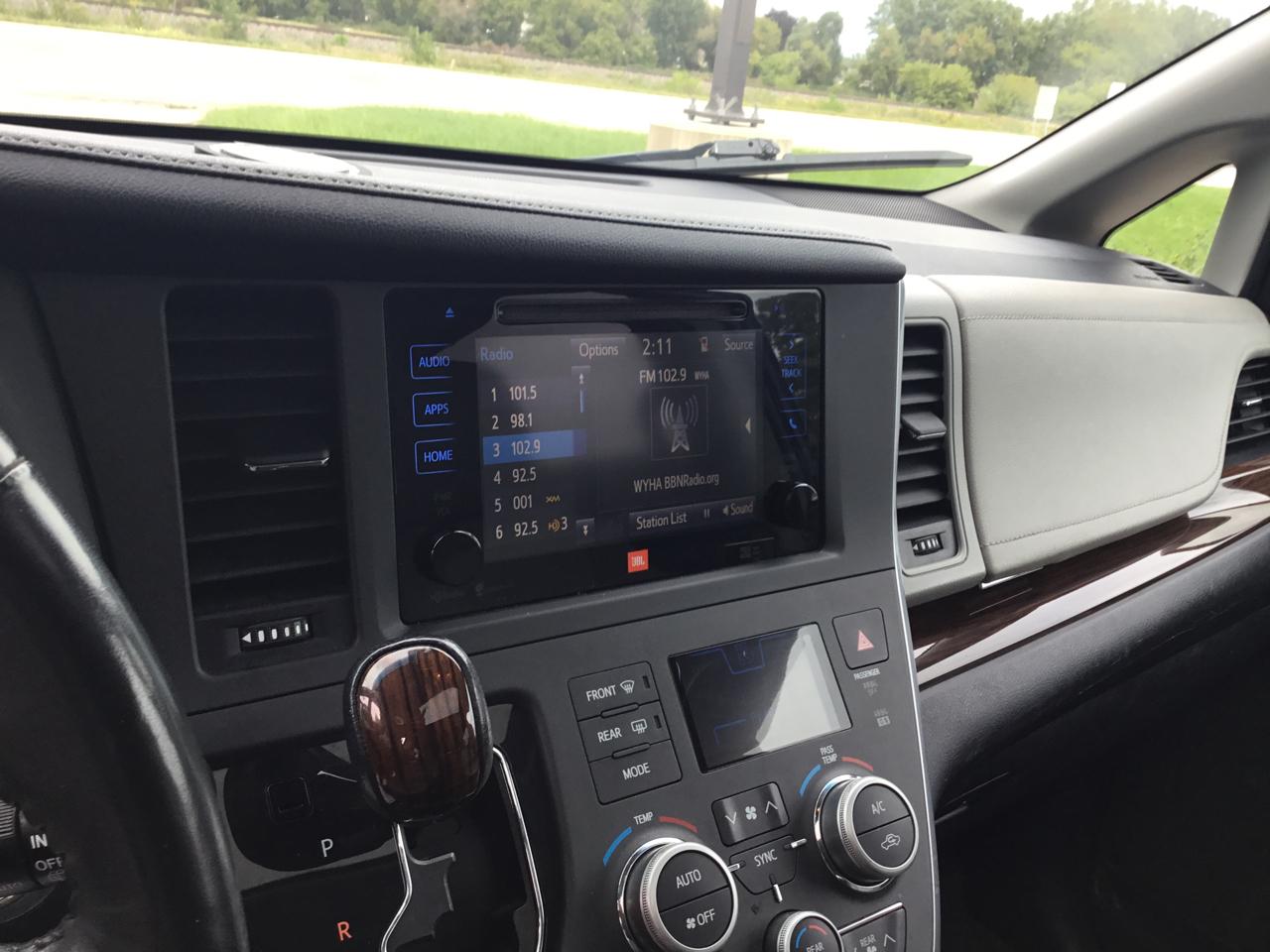 Toyota Sienna 5dr 7-Pass Van XLE Premium AWD (Natl) 2015