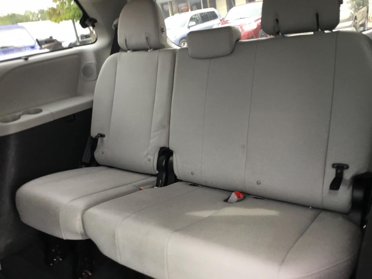 Toyota Sienna 5dr 7-Pass Van XLE Premium AWD (Natl) 2015