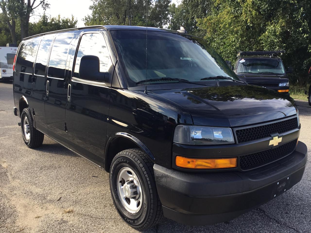 Chevrolet Express Cargo Van RWD 2500 135" 2022